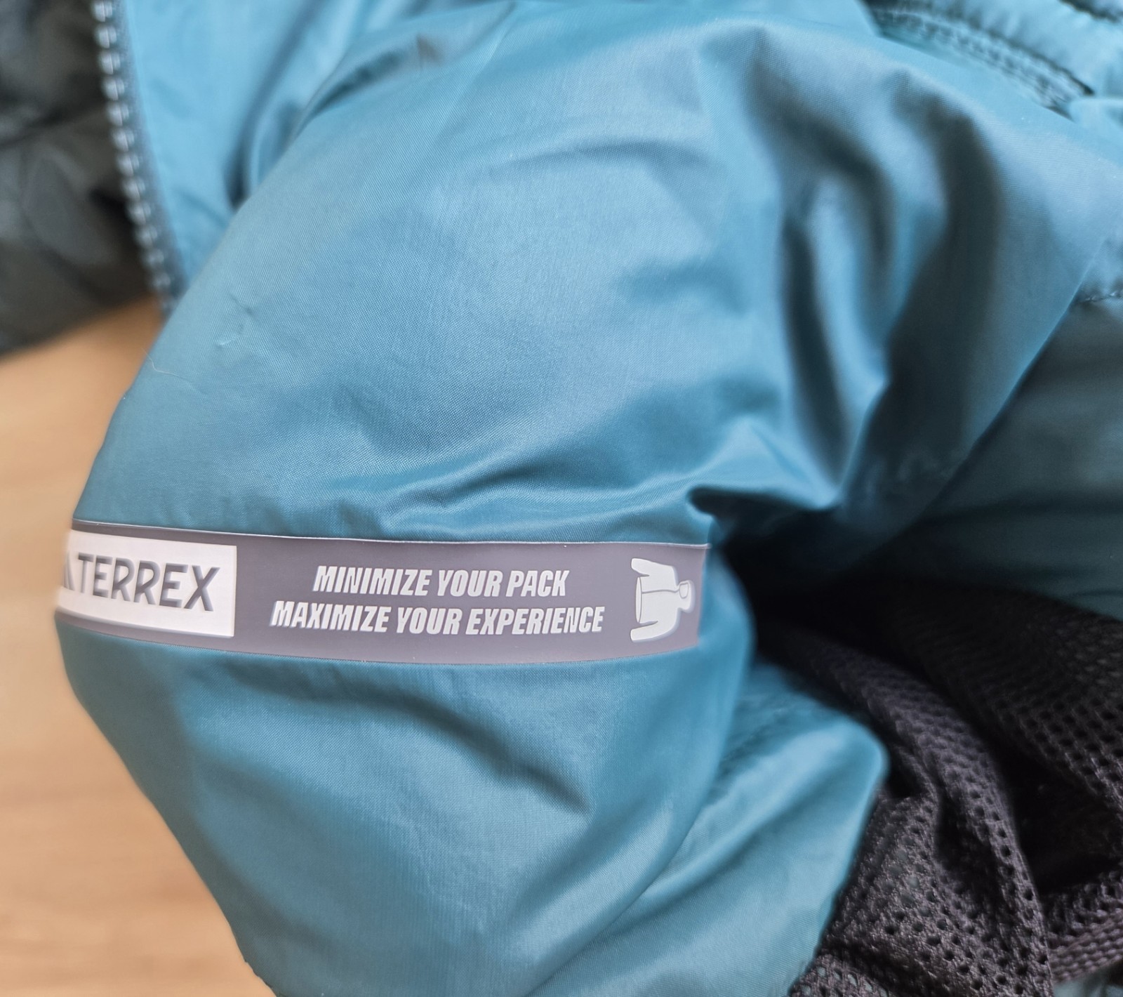 adidas Terrex Xperior PrimaLoft Insulated Hooded Jacket Green Mens Medium JL9744 image 7