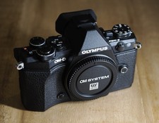Olympus OM-D E-M5 Mark II Mirrorless Micro 4/3 Digital Camera Body black