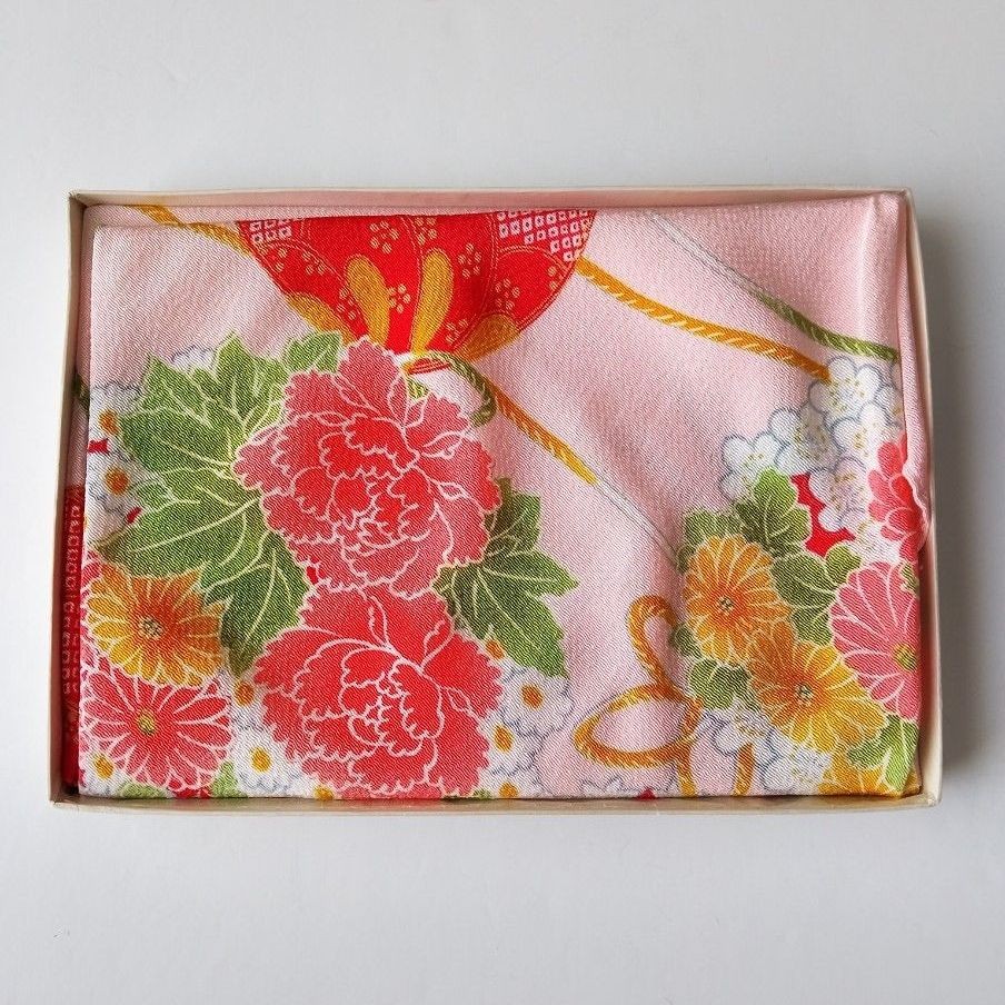 Furoshiki Tango Chirimen Kusudama Pink