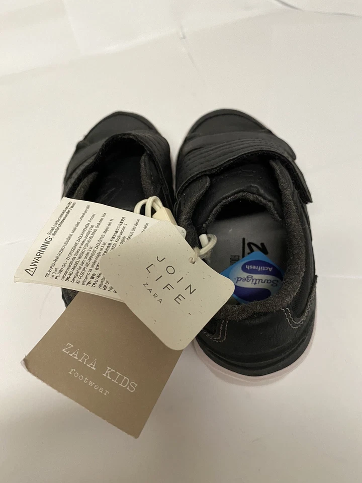 Nuevas ZAPATILLAS ZARA Azul Marino Niño Pequeño Niños CON CORREAS ADHESIVAS EE. UU. 10.5 Foto 4 de 4