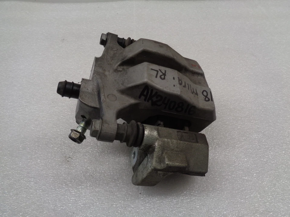 Pinza de freno trasera izquierda Toyota Mirai 2016-2019 OEM AK240816 Foto 4 de 4