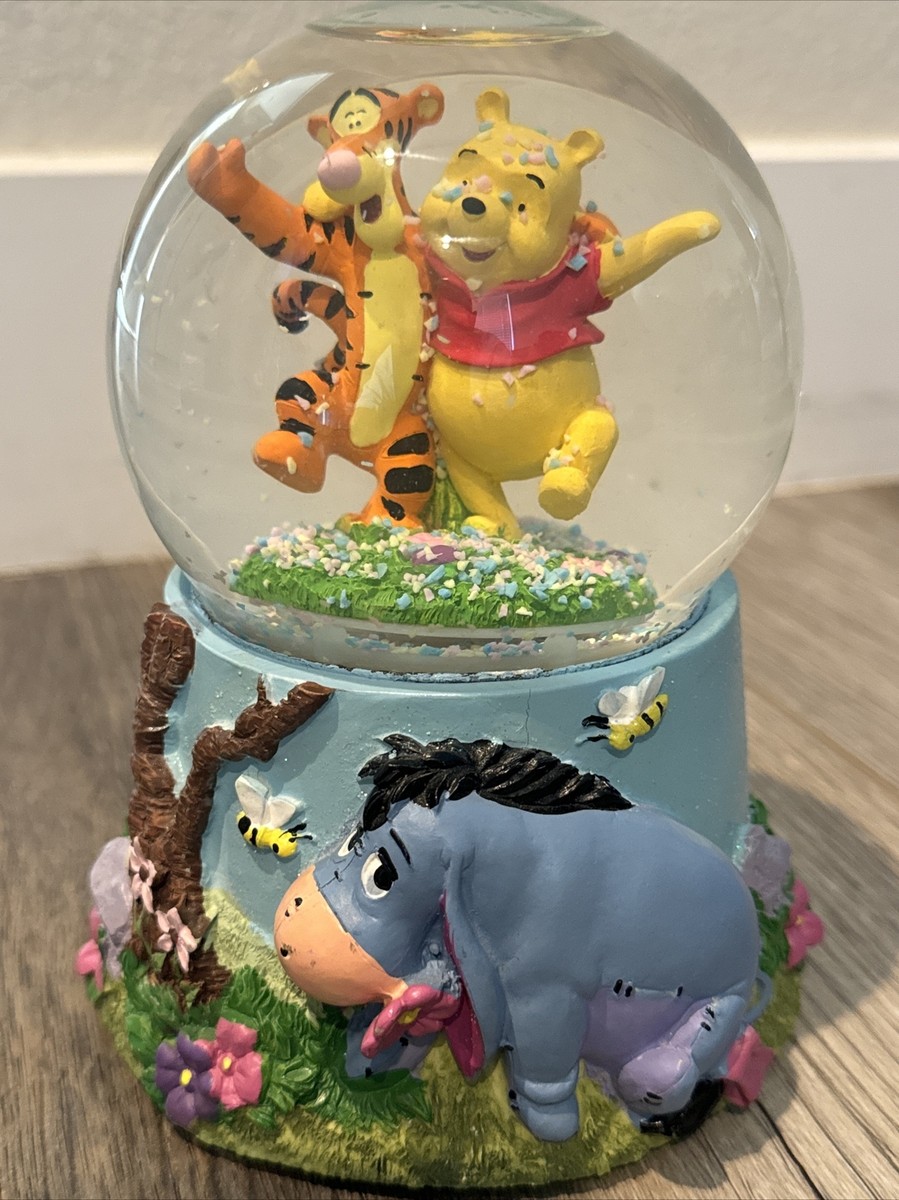 Disney Winnie the Pooh Tigger Eeyore Dancing Musical Water Snow