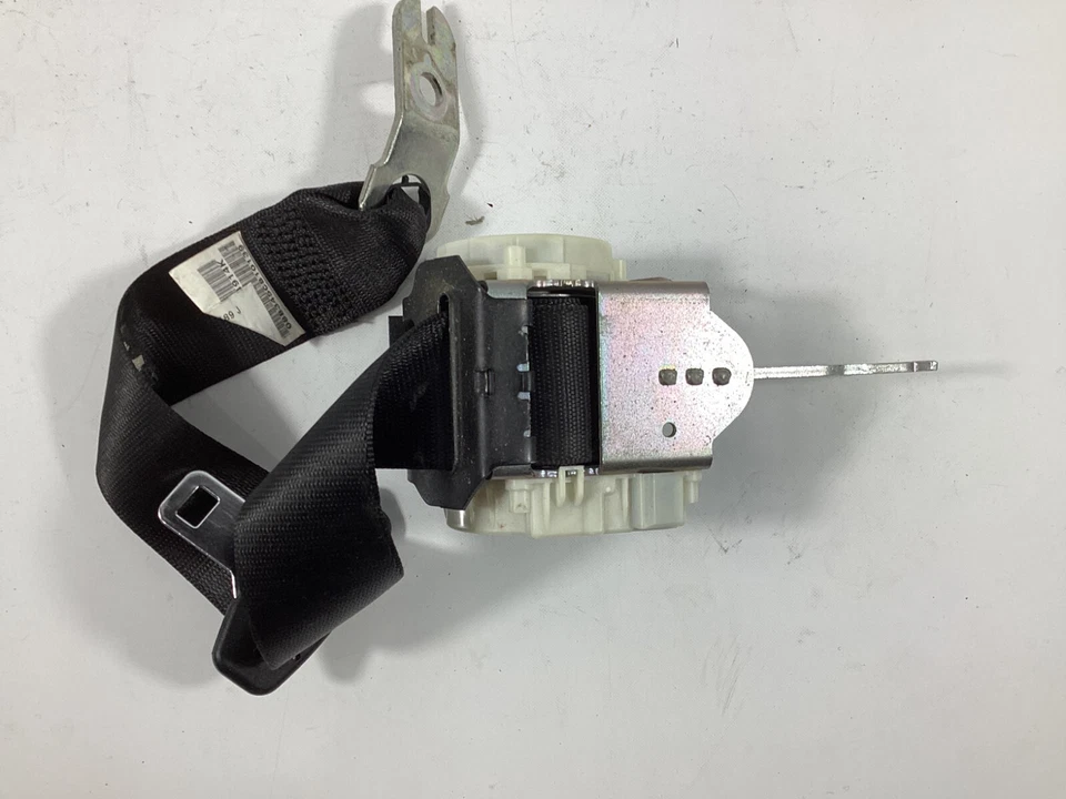 Conjunto de retractor de cinturón de seguridad trasero izquierdo BMW 528i xDrive 2009-2010 33061258 OEM. Foto 3 de 4