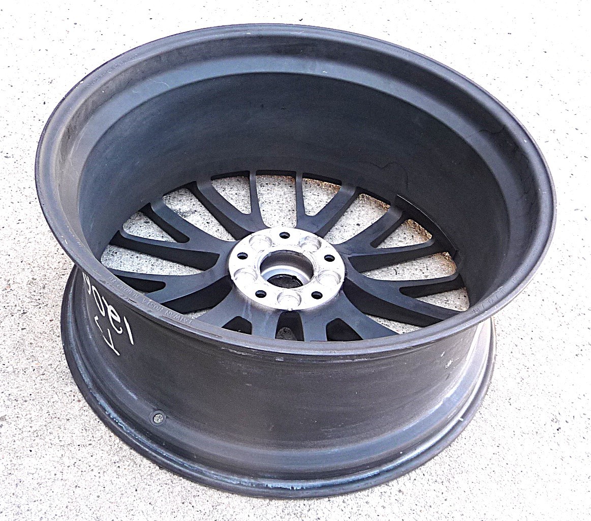 Aston Martin DBX 2023-2024 Rear Wheel P/N NY831007KA