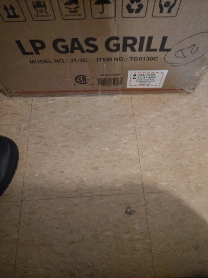 Portable LP Gas Grill YH1801RV-1 Black Brand New Never Used It Works Great Cond - Image 2 of 2