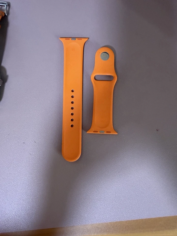 Apple Watch Hermes Series 8 45mm Stainless Steel Case, GPS Cellular - Image 4 of 4