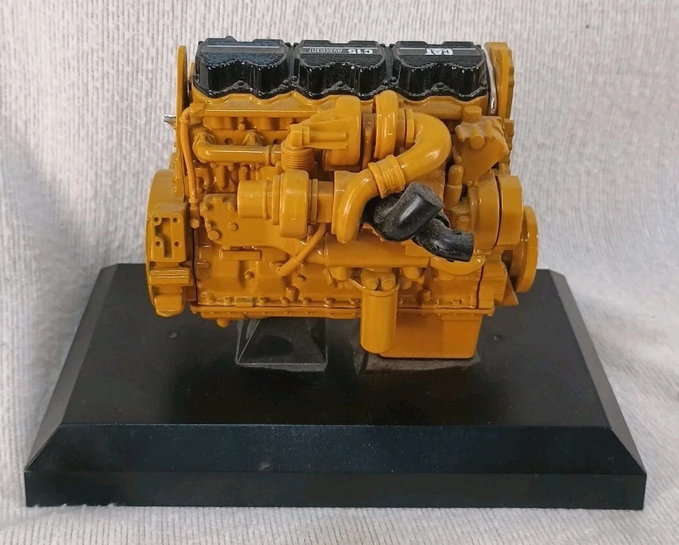 Motor modelo Caterpillar C15 ACERT, amarillo oruga Foto 4 de 4