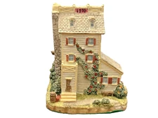 The Golden Nugget Tavern By International Resourcing Services 1993 3 Inches Tall