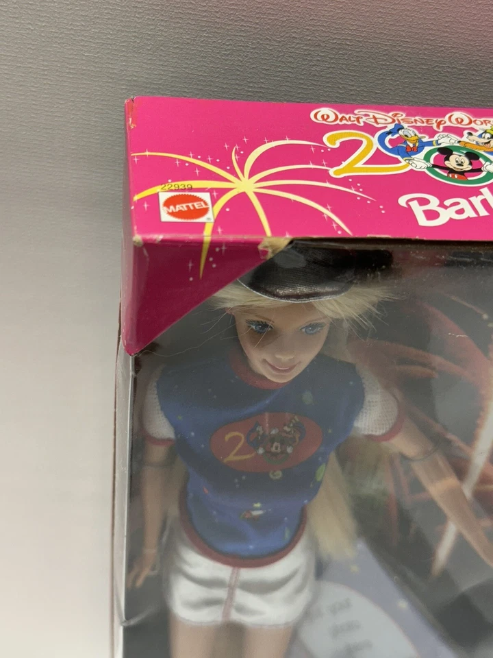 MUÑECA BARBIE EXCLUSIVA WALT DISNEY WORLD EDICIÓN ANIVERSARIO 2000 NUEVA EN CAJA Foto 2 de 4