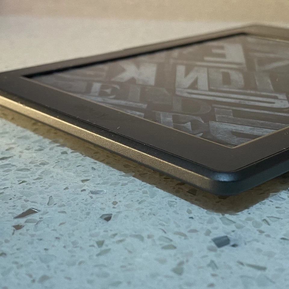 Amazon D01100 Kindle 4th Generation 2GB Wi-Fi 6 inch eBook Reader  #301 - Image 4 of 4