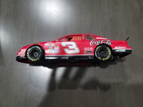 Dale Earnhardt #3 Coke 1998 Monte Carlo NASCAR Diecast With Figure & 2 Cards - Picture 6 of 15