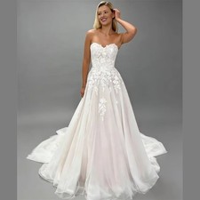 Boho Sweetheart A-line Tulle Wedding Dress Sleeveless Lace Appliques Bridal Gown