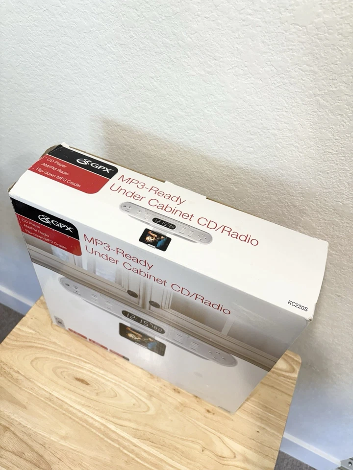 GPX MP3-Ready Under Cabinet CD/Radio MP3 Player Timer, Remote, KC220S Brand NEW - Image 4 of 4