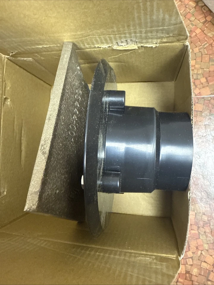 Drenaje de ducha cuadrado ABS Zurn FD2254-AB2-S5 con conjunto de cabezal de níquel cuadrado de 5" Foto 3 de 4