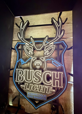 BUSCH LIGHT DEER HUNTING LED BEER BAR SIGN MAN CAVE GARAGE DECOR DEER SEASON NEW