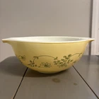 Vtg. Pyrex Shenandoah Cinderella Yellow & Green Nesting 2.5L Mixing Bowl #443