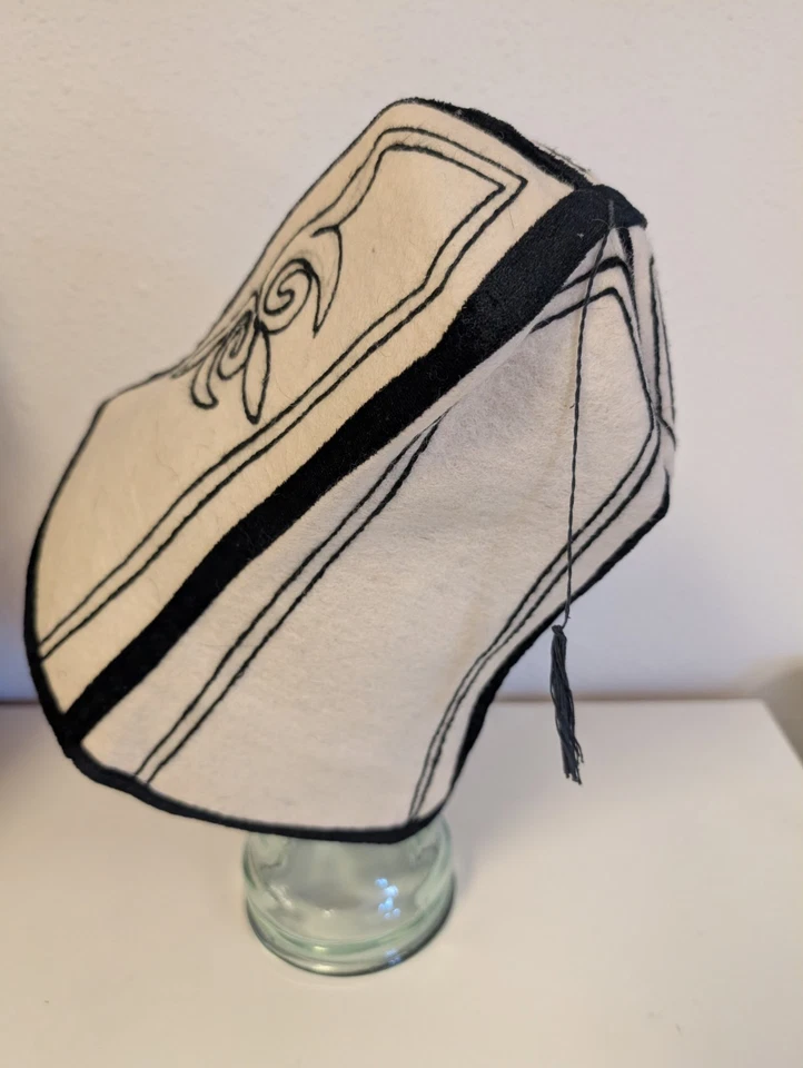 Sombrero étnico tradicional de lana de fieltro vintage Kirguistán tribal Kalpac blanco Foto 4 de 4