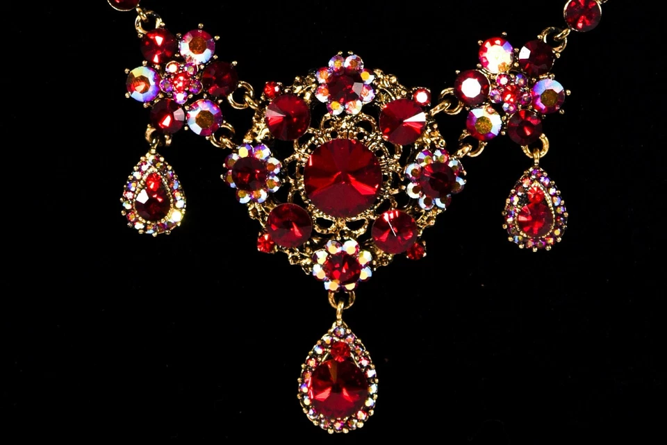 Impresionante Conjunto de Collar y Pendiente de Cristal de Estrás Rojo Disfraz Victoriano Vestido Foto 3 de 4