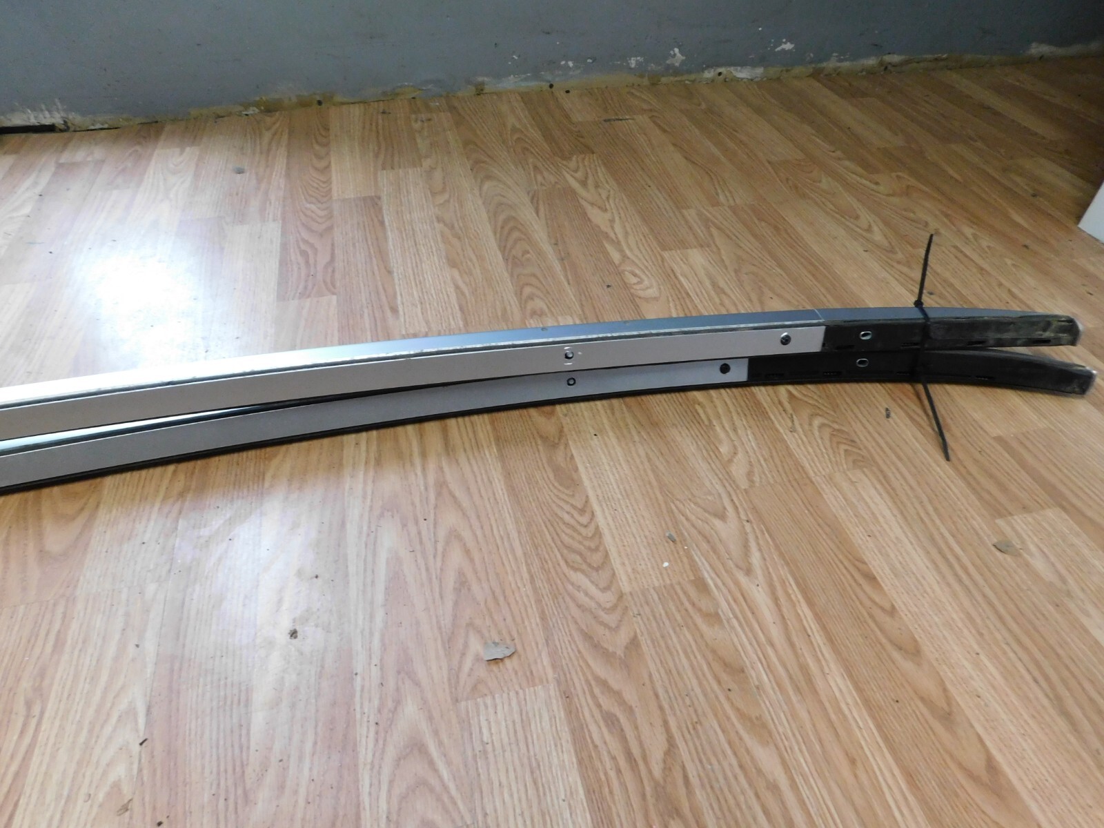 2017-2022 MASERATI LEVANTE PASSENGER DRIVER ROOF RAIL LUGGAGE RACK MOLDING TRIM