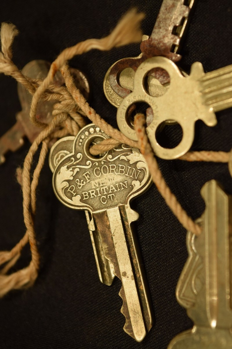 Large Vintage Lot of Keys | eBay