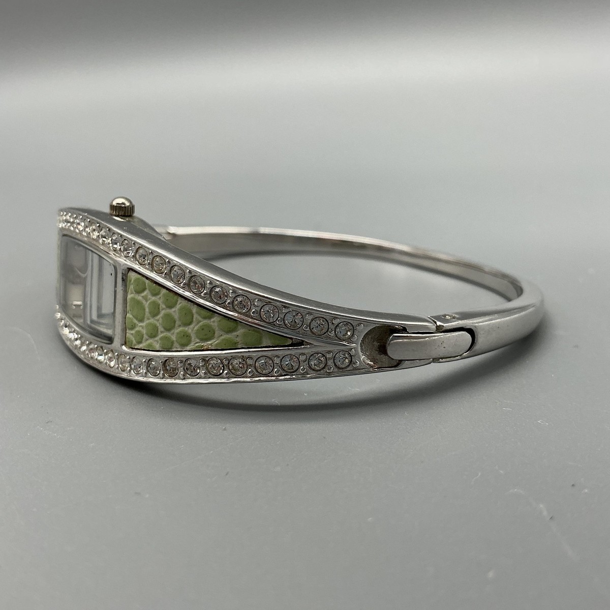 Main Line Time B1266 Cuff‎ Ladies MOP Watch New Battery 18MM 7.5\