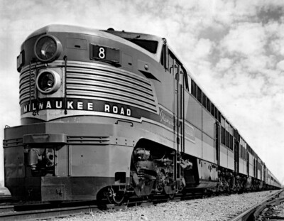 Milwaukee Road FM Erie - gebaut mit dem Olympioniken Hiawatha 1947 5 x 7 Foto