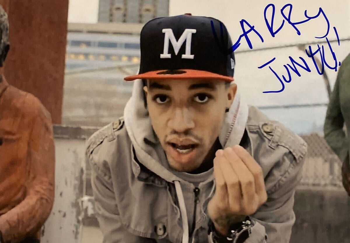 Larry June Signed 5x7 Photo Rapper Into The Late Night JSA Larry June Signed 5x7 Photo Rapper Into The Late Night JSA