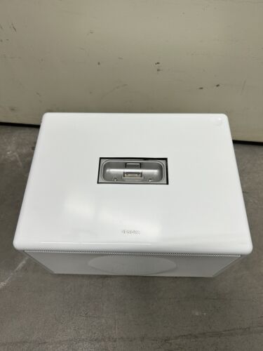 Genf Model S weiß iPod Soundsystem Dock getestet keine Fernbedienung - Bild 2 von 7