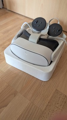 Meta Quest 3s eigenständiges VR-Headset Weiß mit 2 Controllern, 90 Hz