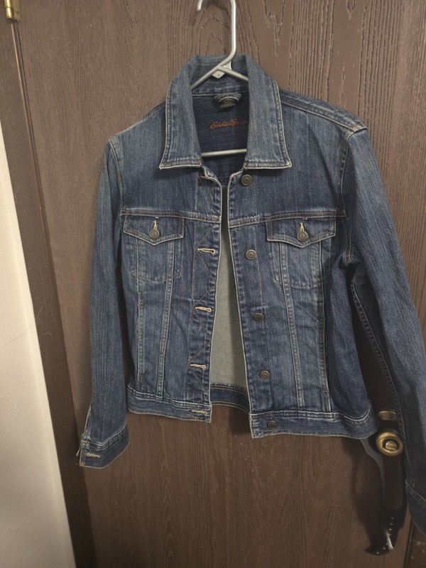 Eddie Bauer Women’s Blue Button Front Collared Pocket Denim Jacket Size S