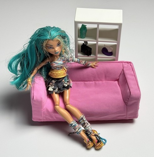 Ikea, Puppenmöbel, Sofa + Regal, Pink + Weiß, Neuwertig- OHNE DEKO! - Bild 1 von 7