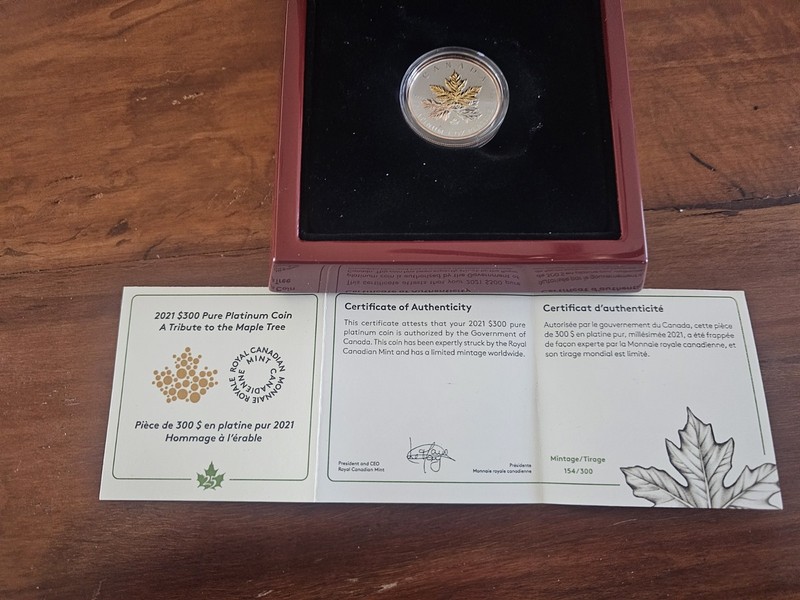 2021 Canada  Maple Leaf $300 Dollars 1 Oz Pure Platinum Proof Gilding