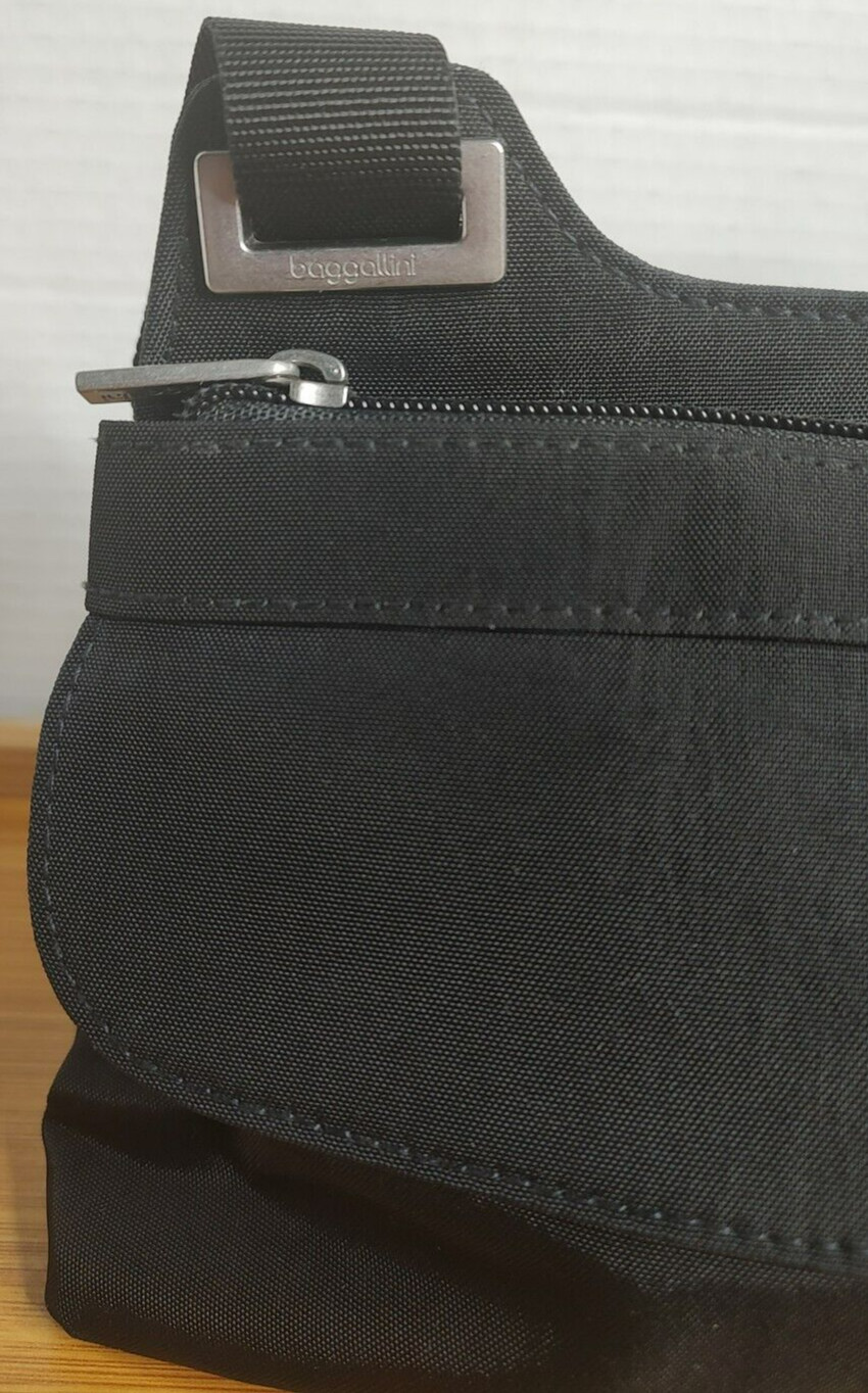 Baggallini Crossbody Small - image 3