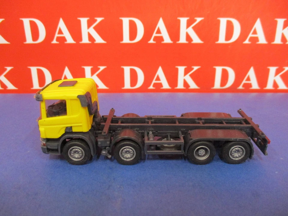 1/87 Modellino Camion Truck Scania 8x2 Porta Container 20" by OLM Design - Immagine 2 di 4