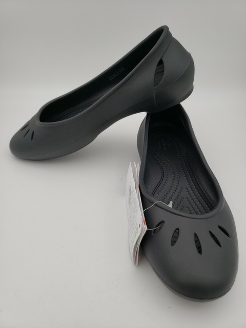 black crocs women's size 6