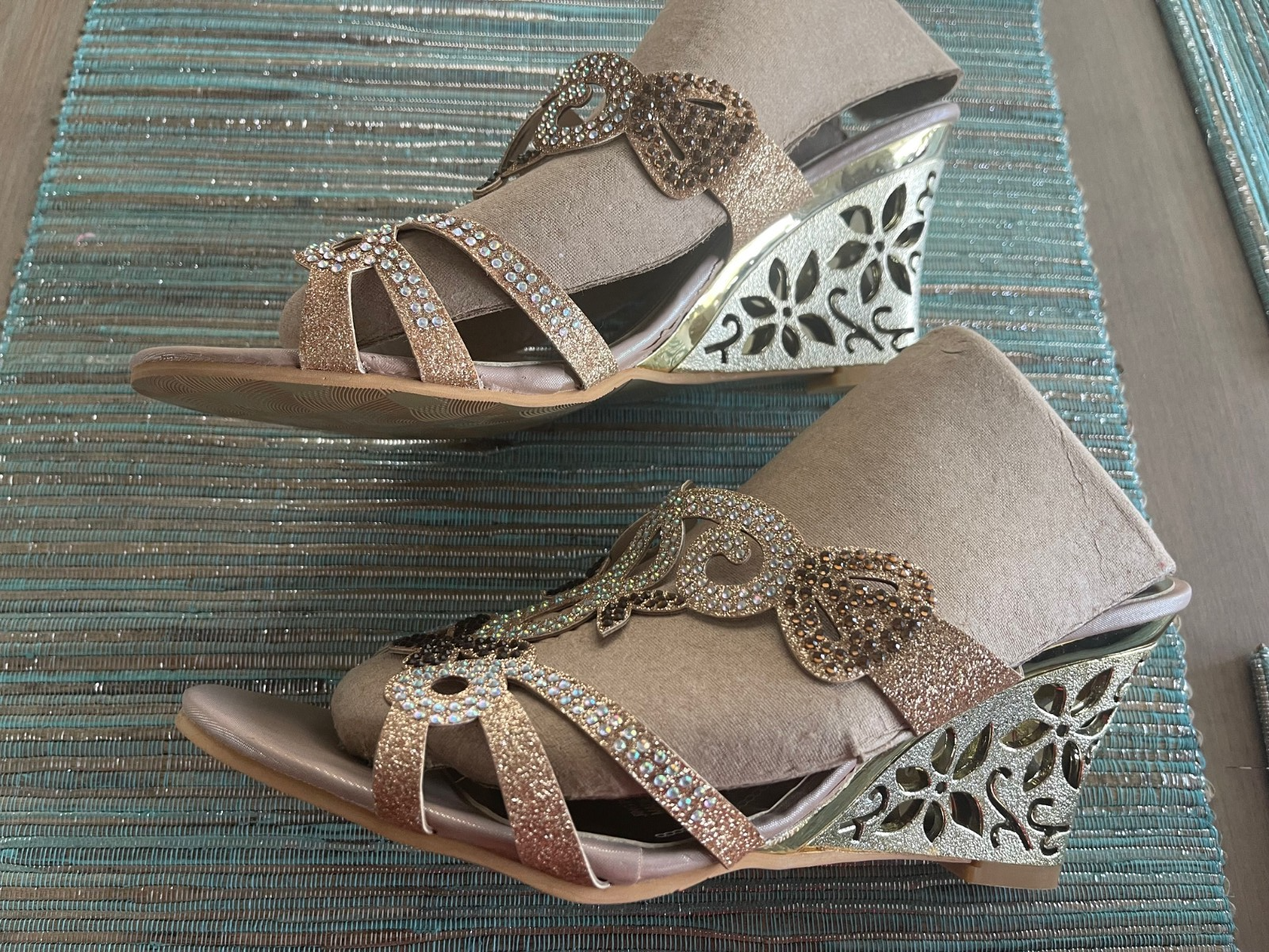 PANTOFOLA D’ORO Nuovi sandali donna strass slip on mules tacco medio zeppa scavato Roma~42