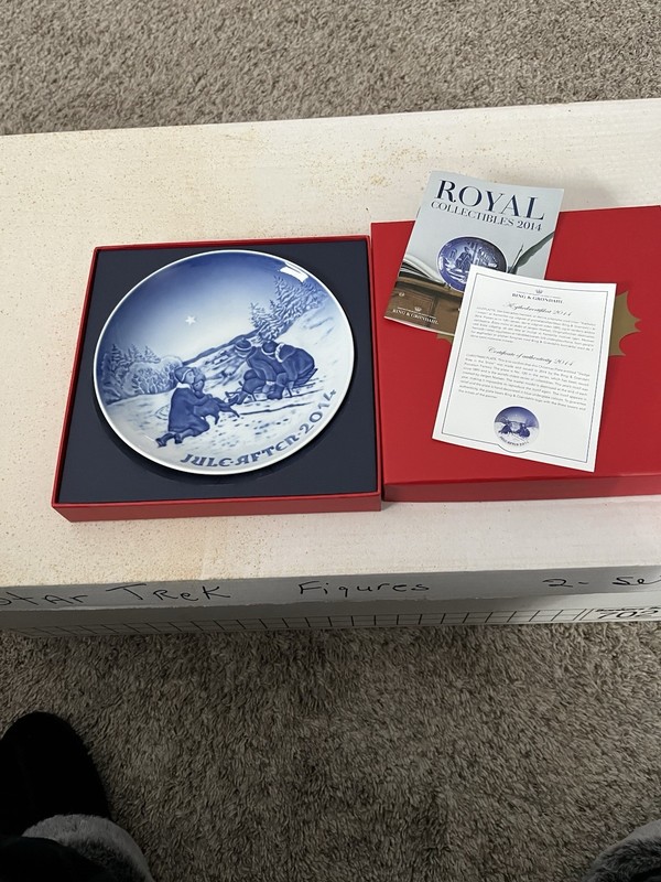 BING & GRONDAHL 2014 Christmas Plate - NEW in BOX!  Sled Ride in the Snow 