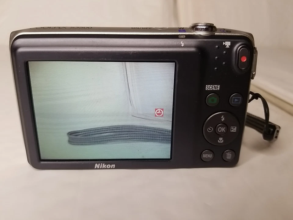 Nikon COOLPIX S3500 Digital Camera 20.1 MP Optical Zoom Silver - Image 4 of 4