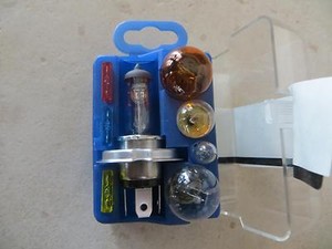 COFFRET AMPOULE DE RECHANGE SECOURS H7 RENAULT GRAND SCÉNIC COFFRET AMPOULE DE RECHANGE SECOURS H7 RENAULT GRAND SCÉNIC