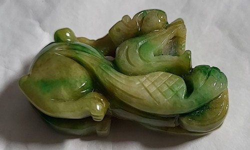 Figura de tropas de jadeíta verde roja Jade Drave con almohadilla de madera par 绿和红 翡翠双貔貅雕件带木座 t1 - Imagen 5 de 10