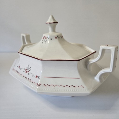 Johnson Brothers Madison Lidded Tureen – Hexagonal Shape, Elegant Floral Design - Picture 3 of 9