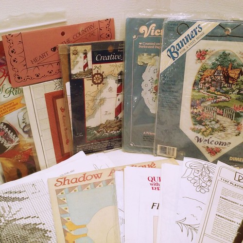 Lot of 20 Art Craft Needlework Sewing Counted Embroidery Quilt Applique Patterns - Picture 2 of 17