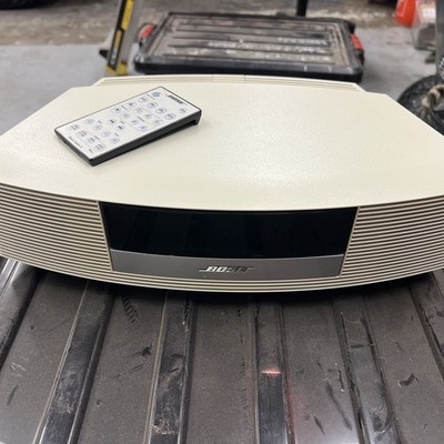 First Generation Bose Wave Music System With Remote Control In White 100% works