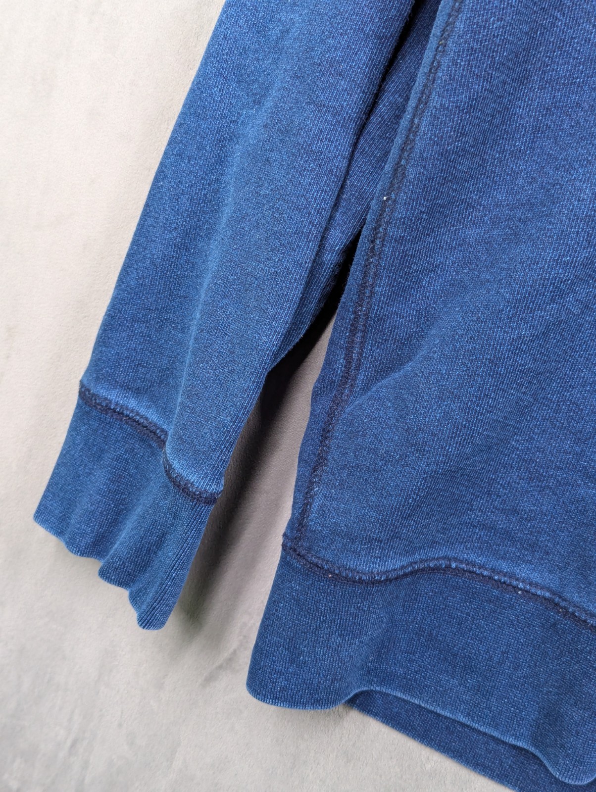 Levi's Sweatshirt Men's Size Large Washed Blue Housemark Crewneck Long Sleeve image 4