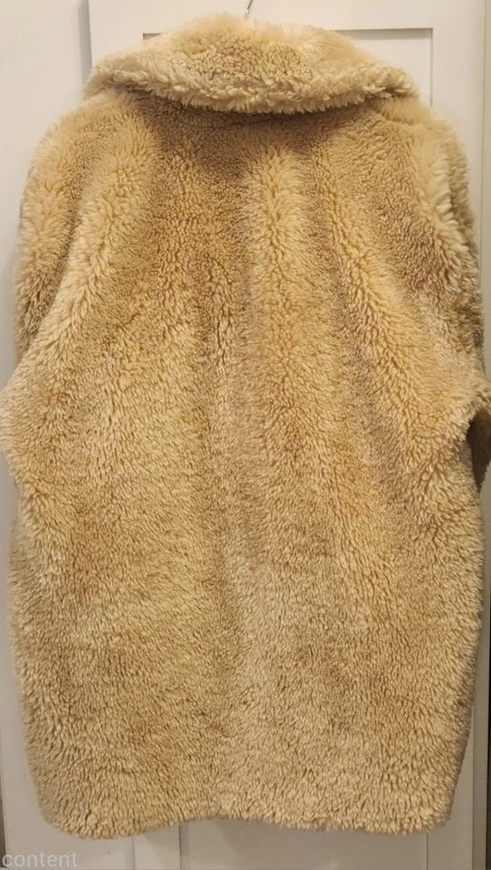 Free People Size  Med Pretty Perfect Faux Fur Oversized Peacoat Coat Beige EUC - Image 2 of 4
