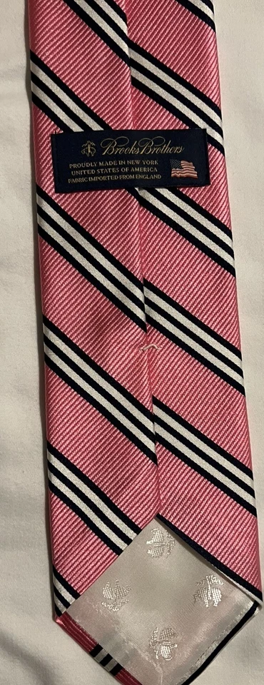 Corbata BROOKS BROTHERS Hecha a Mano en EE. UU. 100% Seda Rosa Azul Rayas Foto 2 de 4