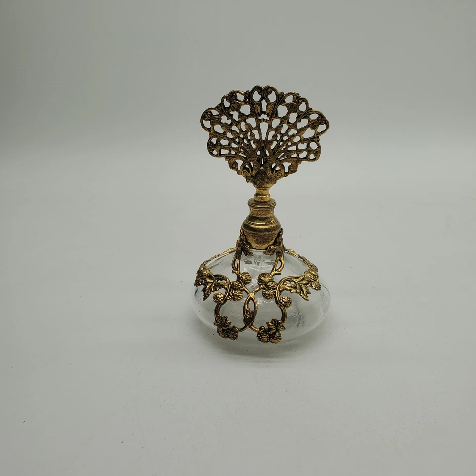 Hollywood Regency Ormolu Metal Filigree Glass Perfume Bottle with Fan Dauber - Image 4 of 4