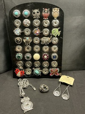 Ginger Snap Jewelry: 2/18  Necklace, 2/Stretch Rings, Earrings and 26 Charms
