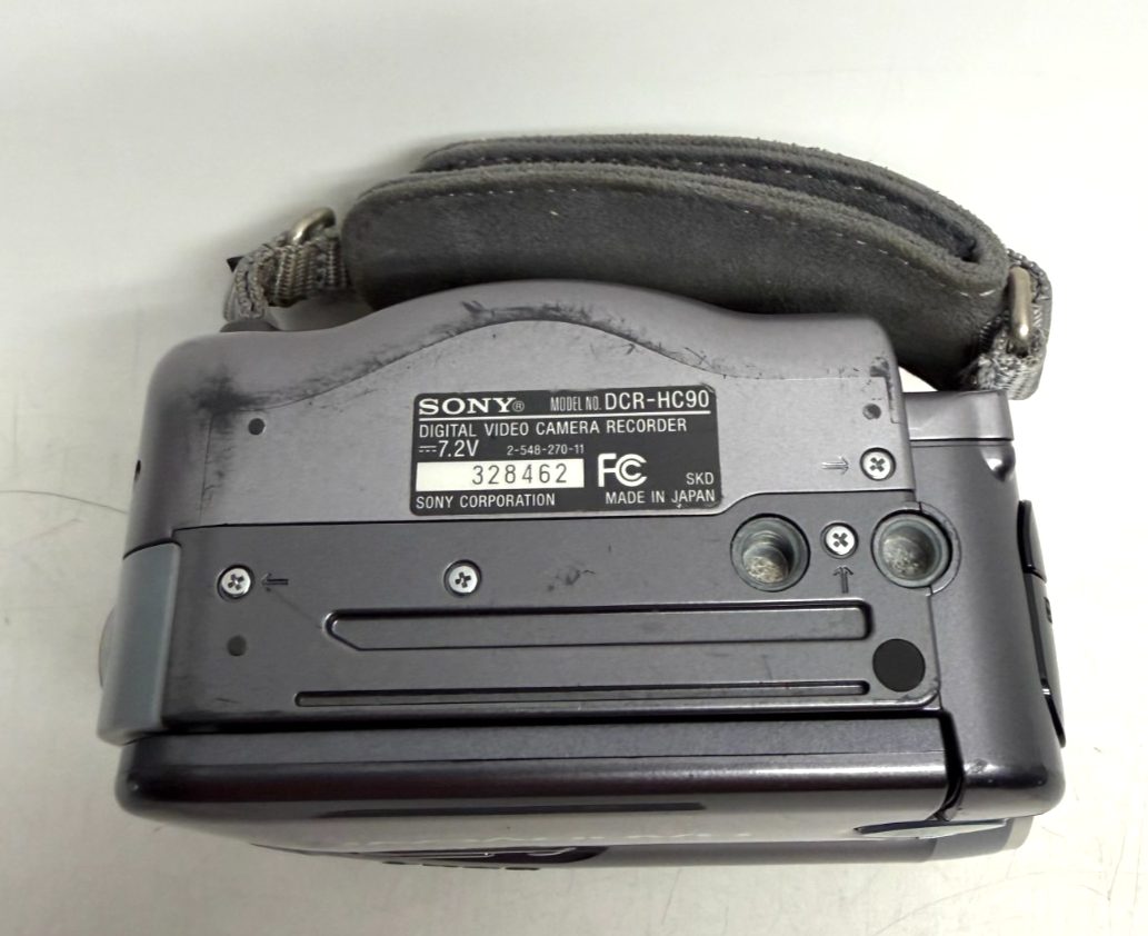 VTG Sony Handycam DCR-HC90 MiniDV Camcorder With Battery