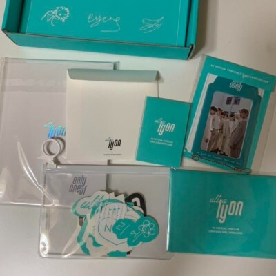 アイドル OnlyOneOf 1st OFFICIAL FANCLUB lyOn KIT s-l400.jpg